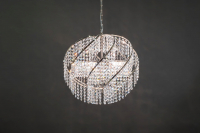 Ljuskrona Pallo 1050 "boll" i äkta kristall. Denna kristallampa väcker uppmärksamhet och belyser rummet strålande.